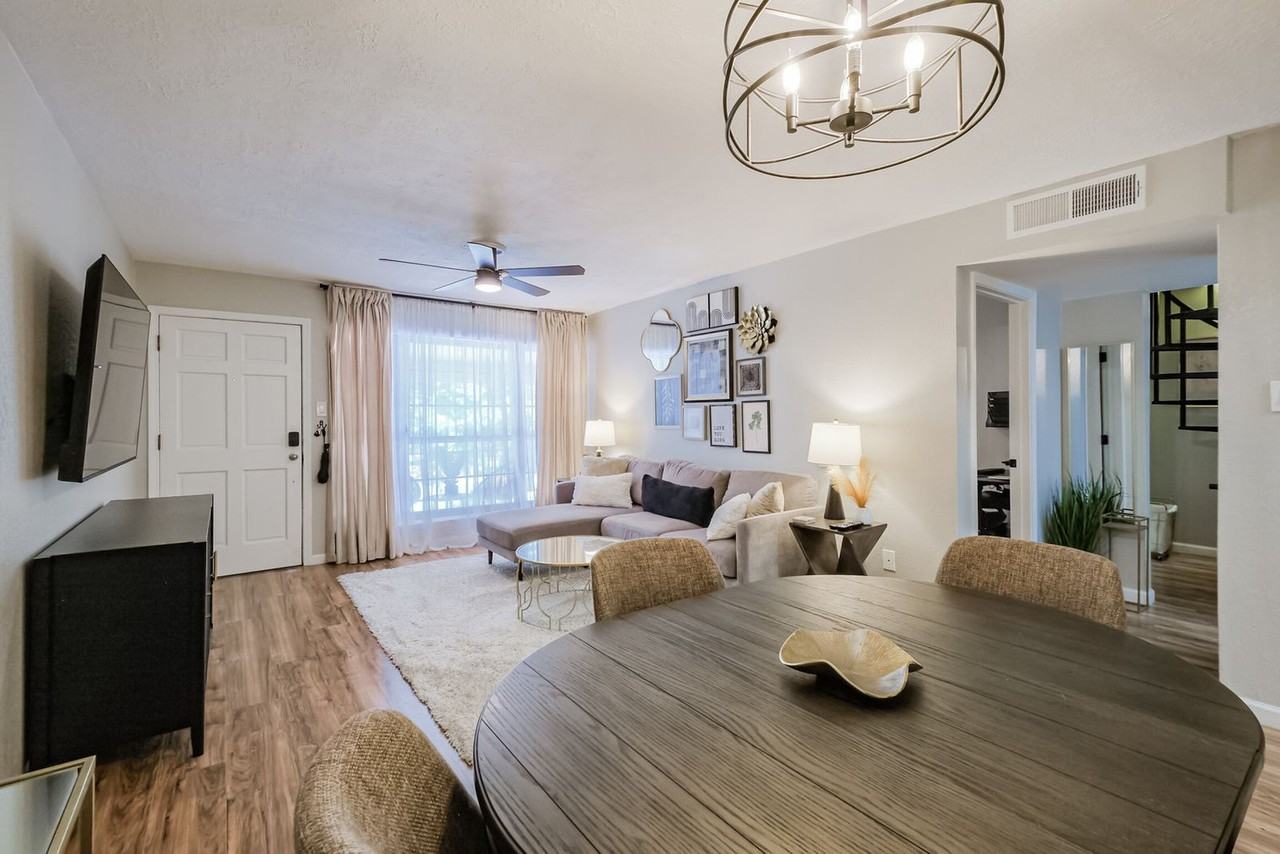 2507 Montrose Blvd #1521977P - Photo 6 of 25