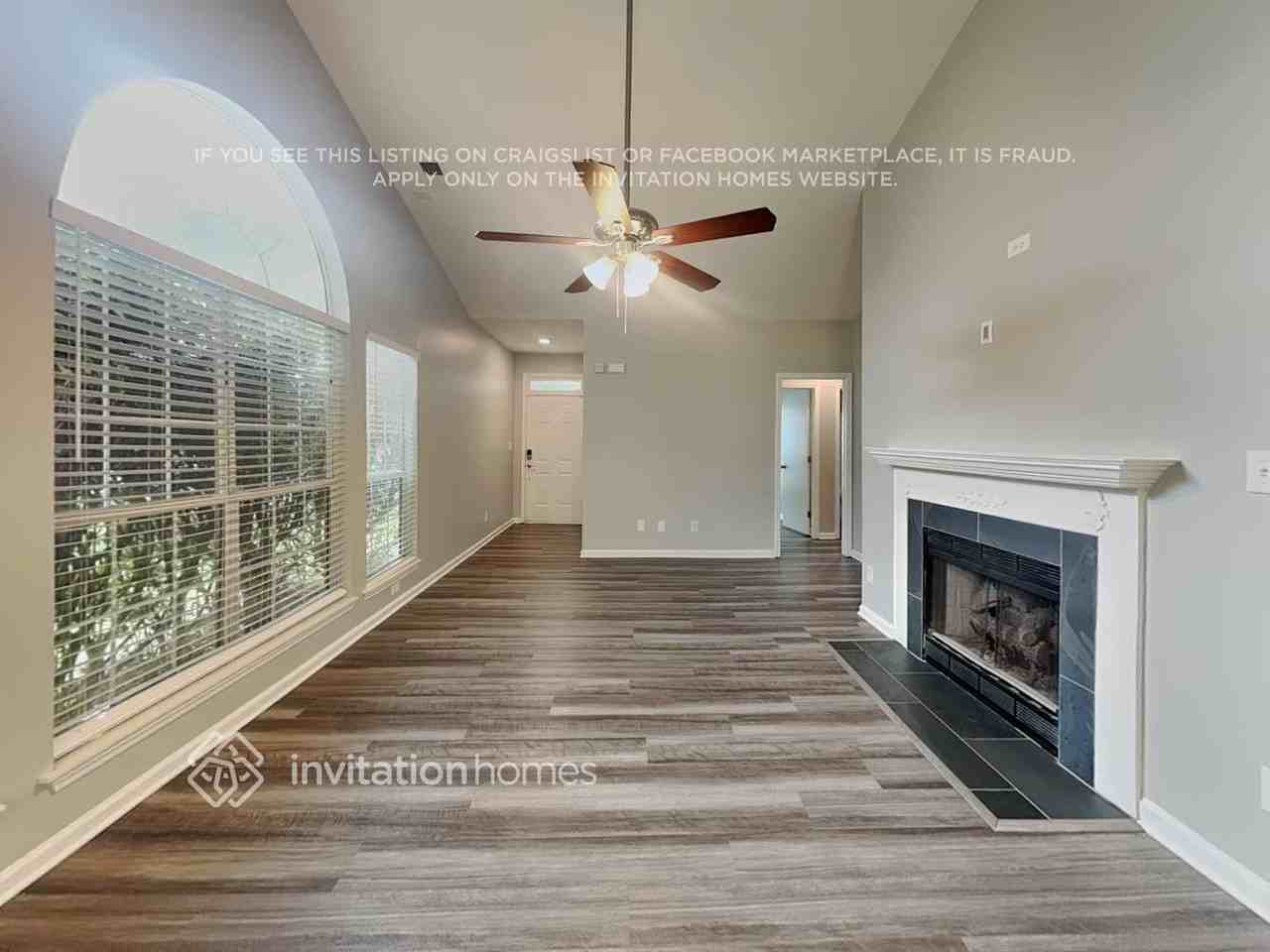 594 Viking Pl Sw - Photo 3 of 18