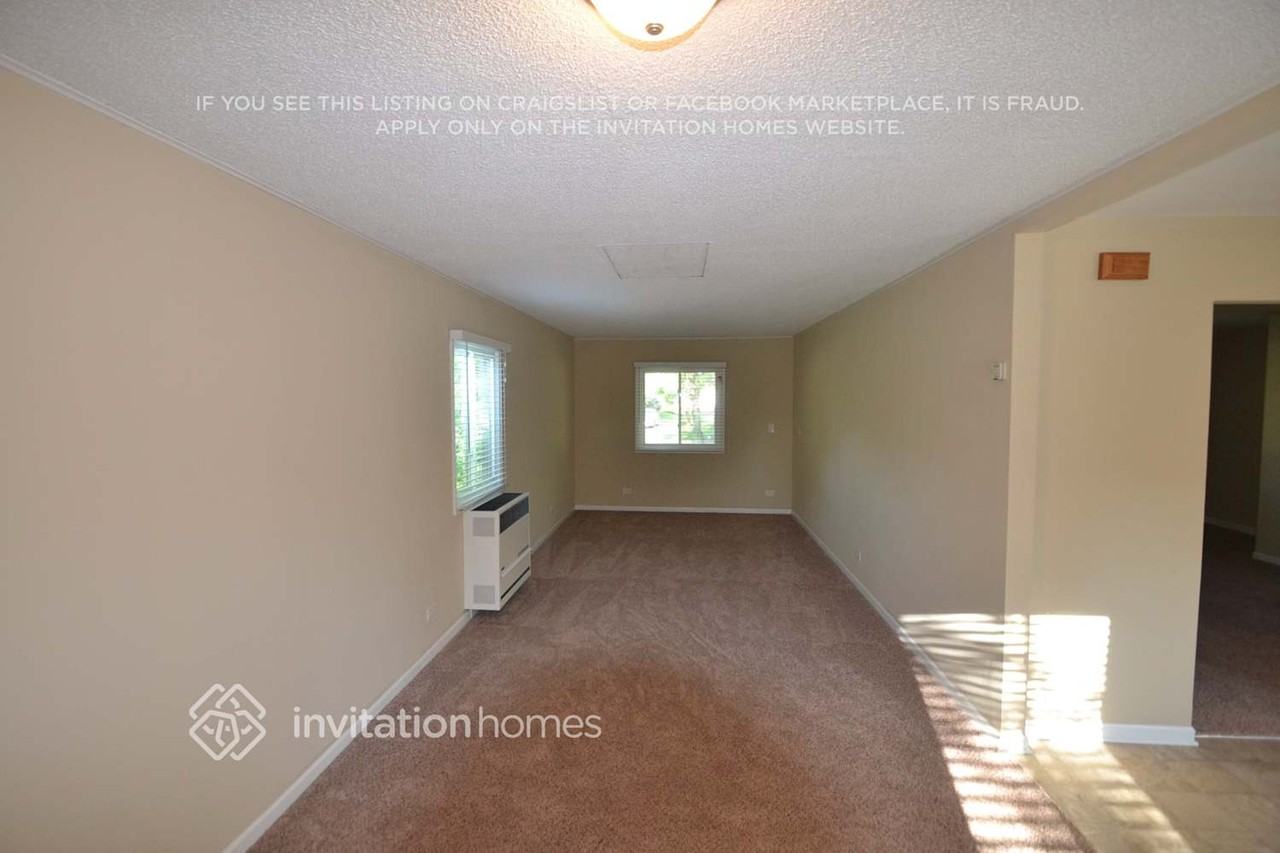 1875 N Newport Rd - Photo 5 of 16