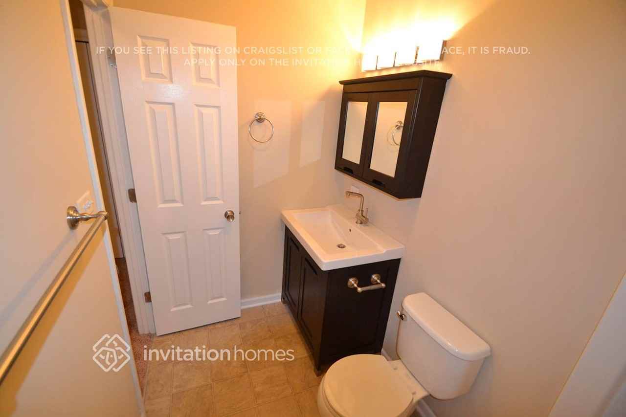 1875 N Newport Rd - Photo 3 of 7