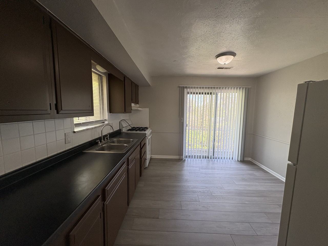 2719 West Radan Court #8 - Photo 3 of 12