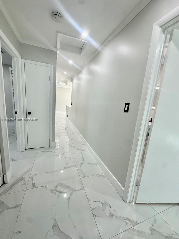 4681 Southwest 26th Avenue - Photo 7 of 29