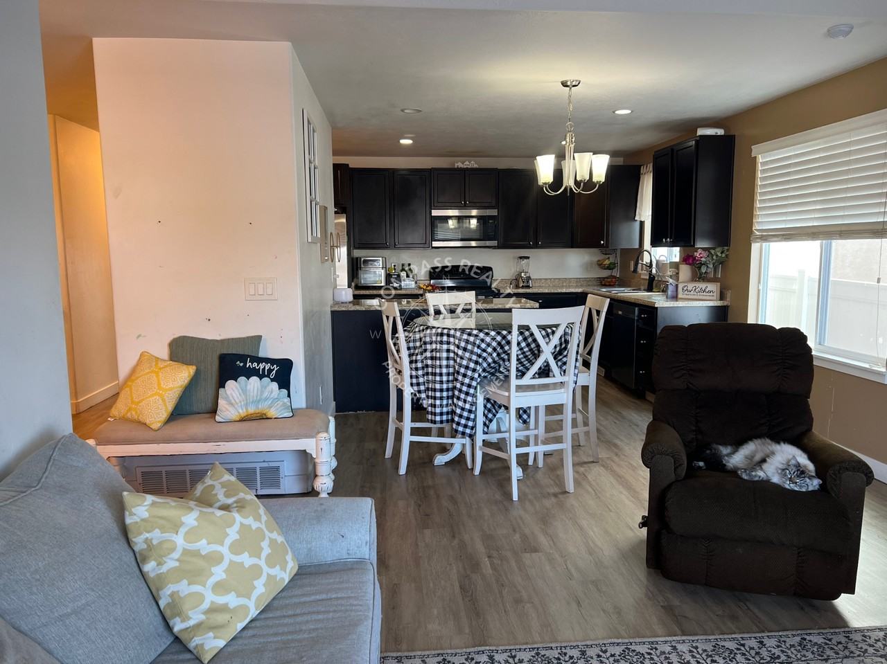 375 W Slate Dr #1 - Photo 4 of 18