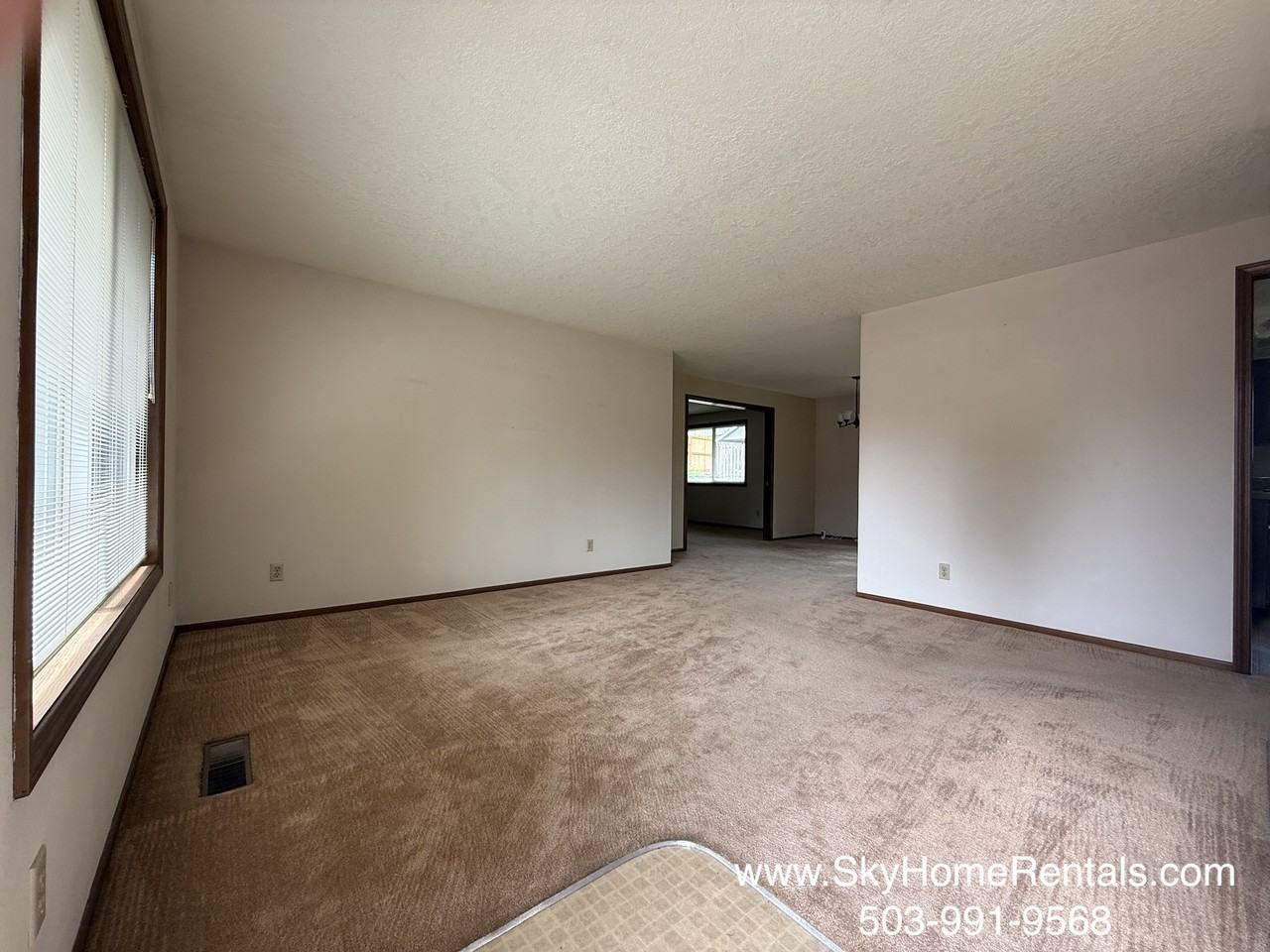 4954 Joien Court Southeast - Photo 4 of 20