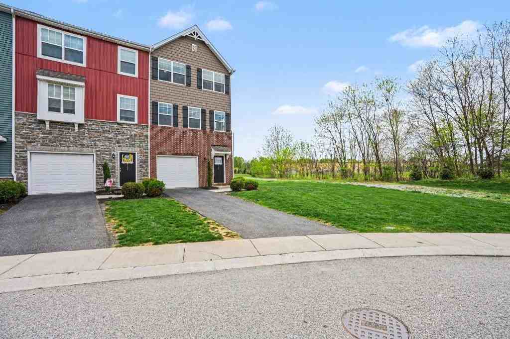 700 Admirals Quay Dr - Photo 2 of 26