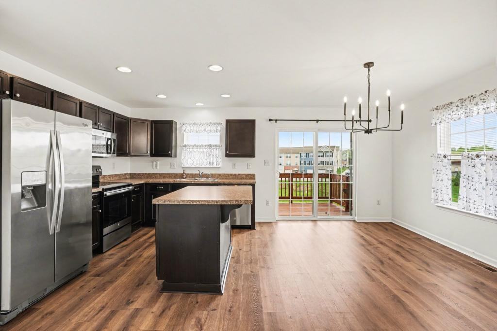 700 Admirals Quay Dr - Photo 7 of 26