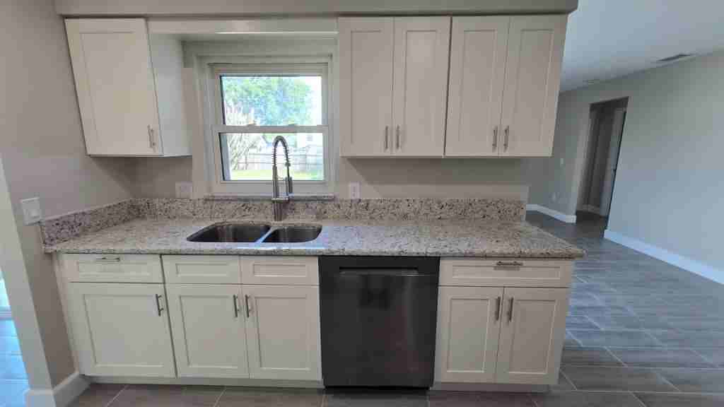 647 Sagamore Dr - Photo 4 of 20