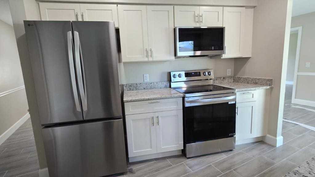 647 Sagamore Dr - Photo 6 of 20