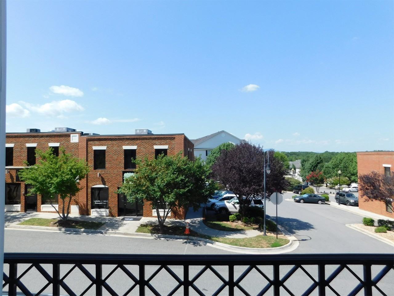 104 Northwynd Cir #1 - Photo 4 of 34