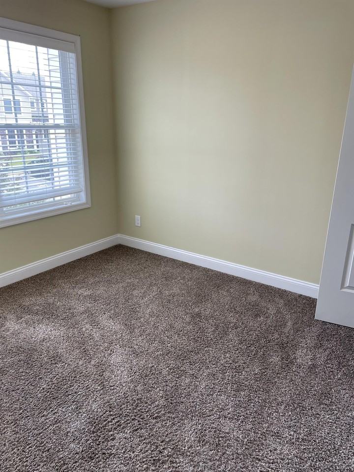 180 Rowse Dr #1 - Photo 6 of 17