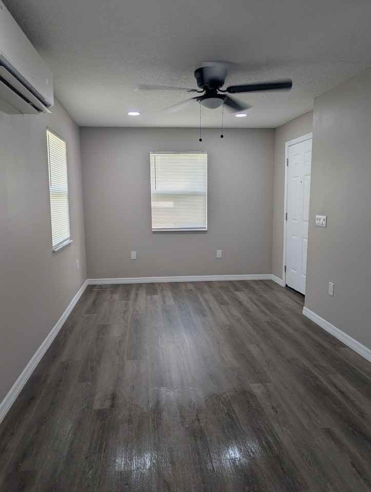 811 Hills St - Photo 3 of 9