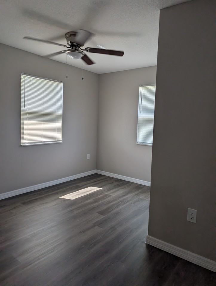 811 Hills St - Photo 2 of 9