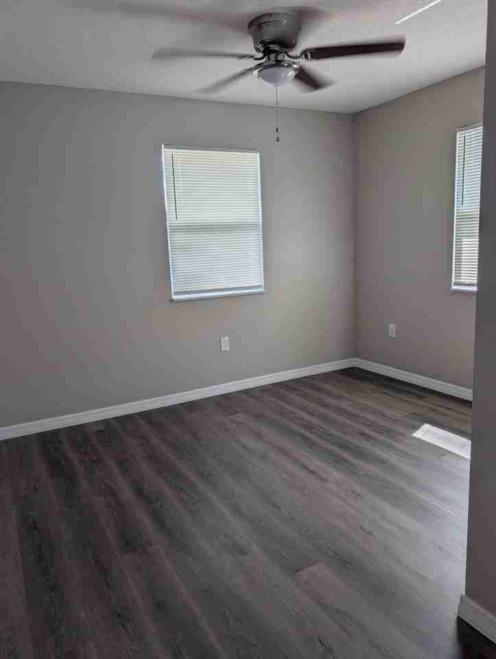 811 Hills St - Photo 6 of 9