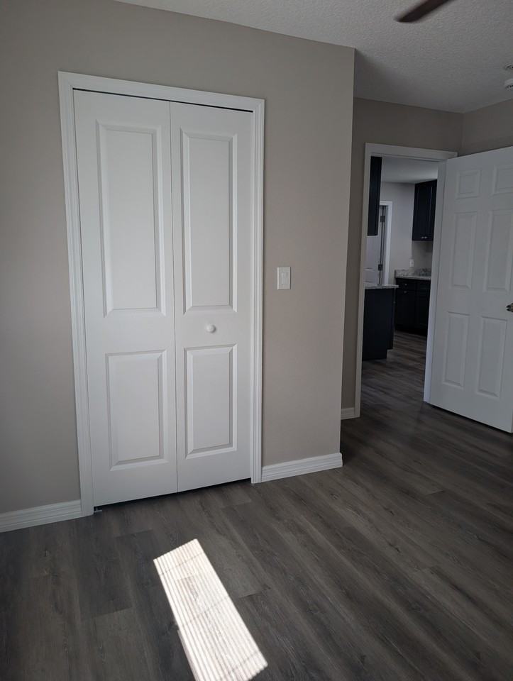 811 Hills St - Photo 5 of 9