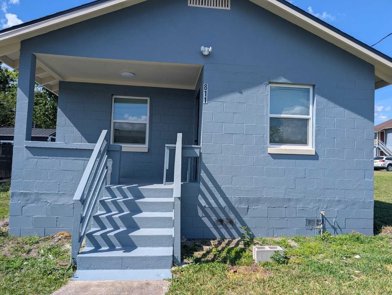 811 Hills St - Photo 4 of 9