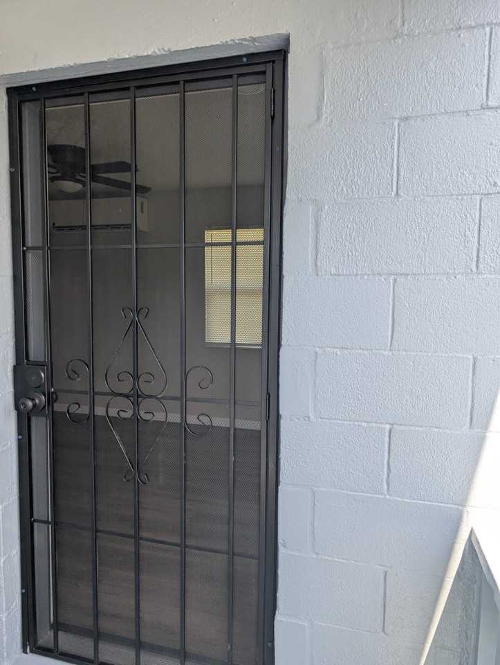 811 Hills St - Photo 7 of 9