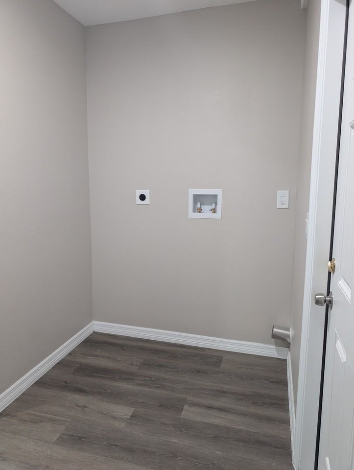 811 Hills St - Photo 2 of 9