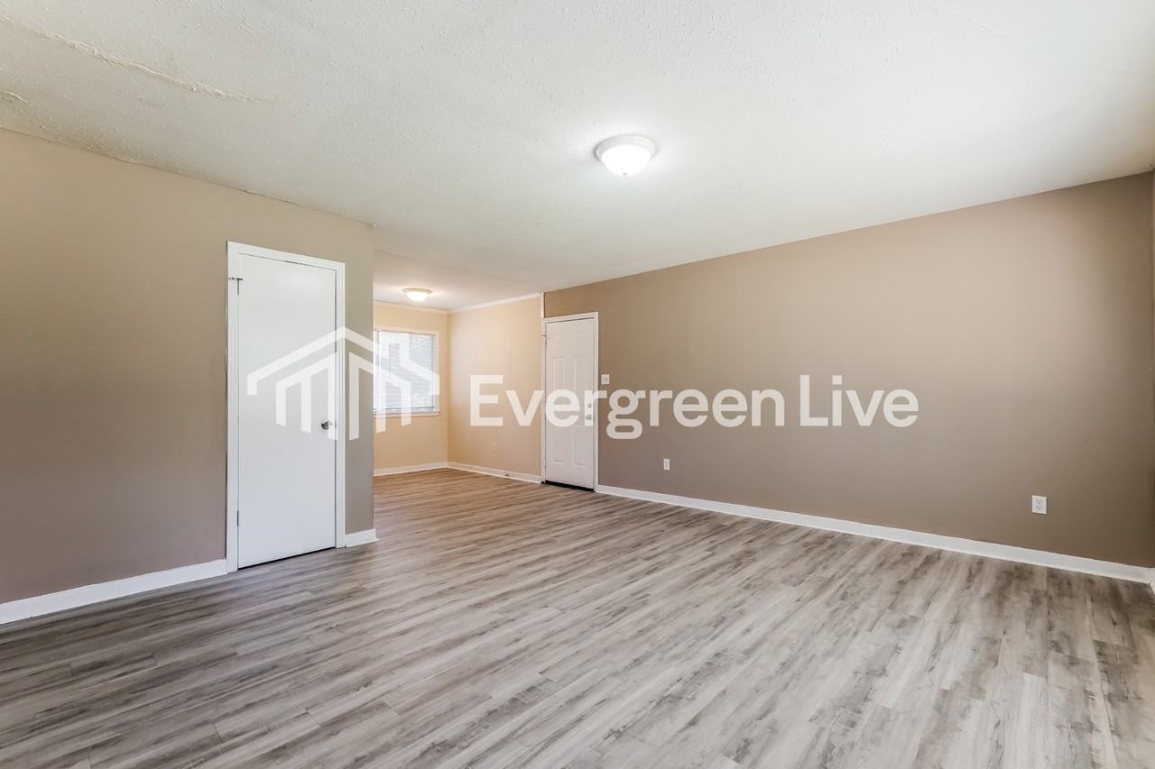 976 Witsell Rd - Photo 2 of 15