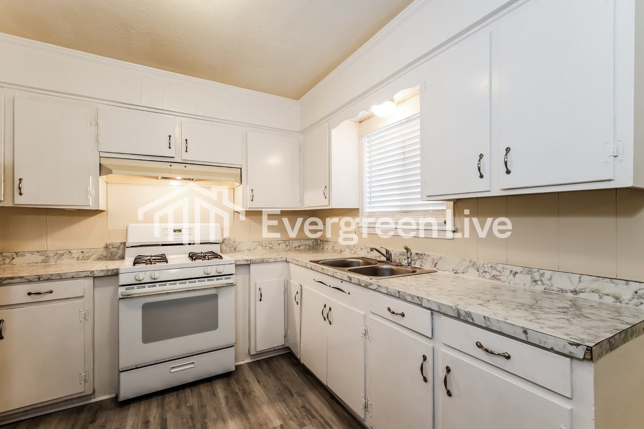 976 Witsell Rd - Photo 3 of 15