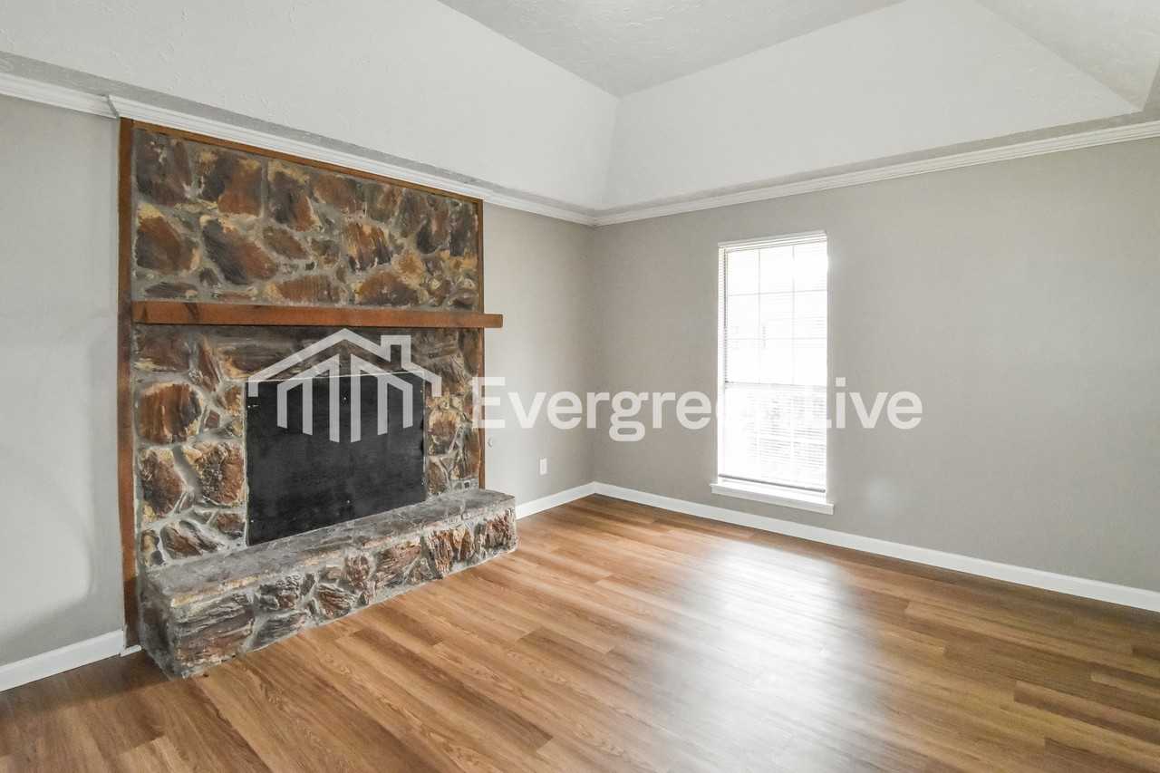 1761 Planters Hill Ct - Photo 5 of 15