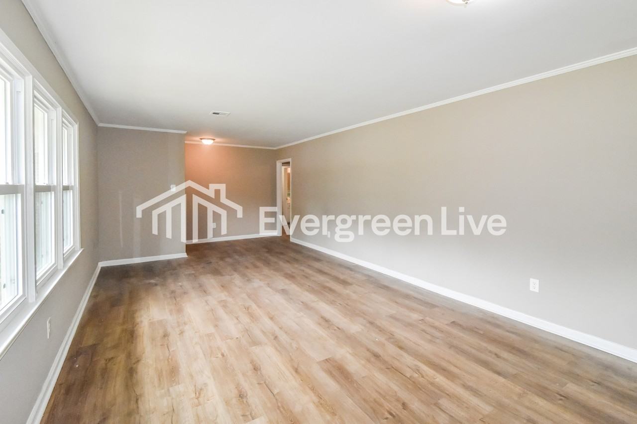 3919 Dalraida Pl - Photo 3 of 15