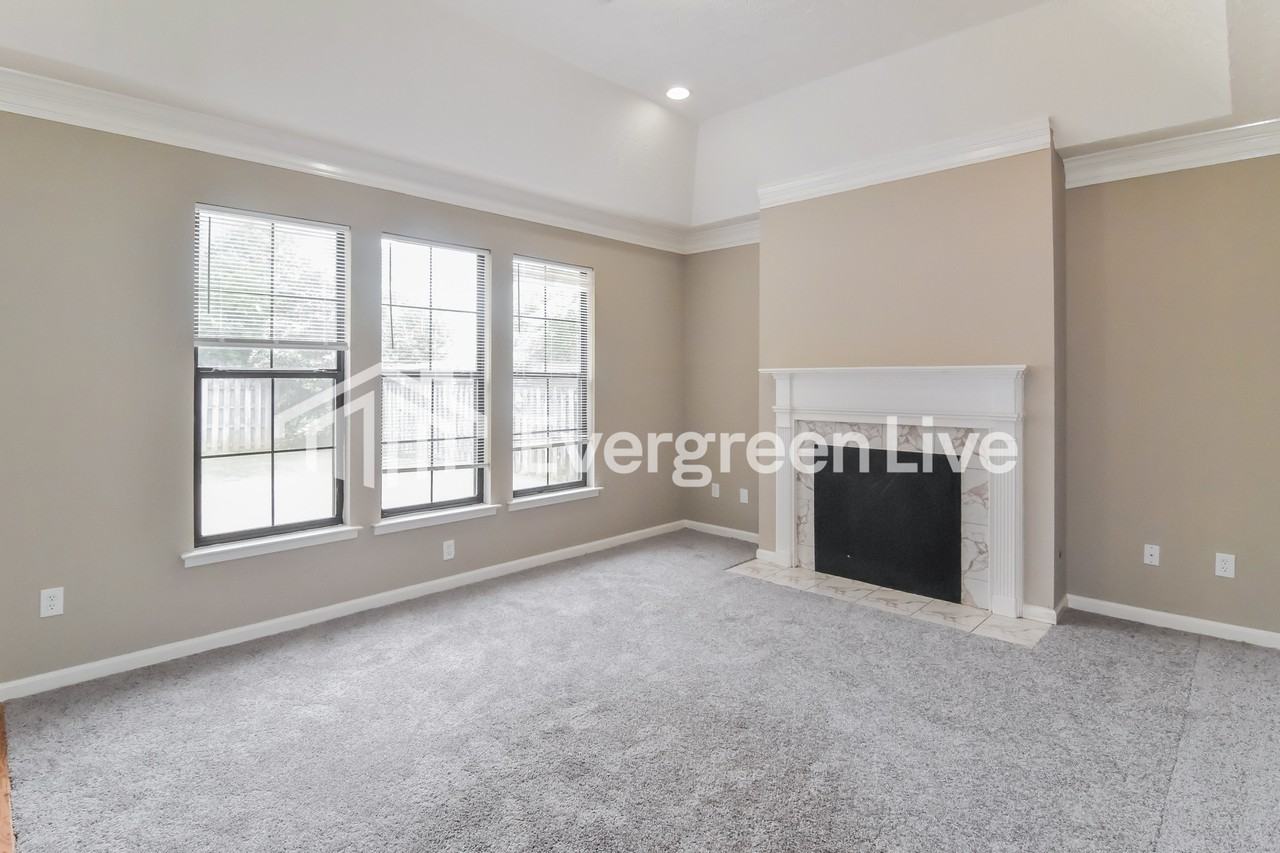 3809 Oak Ave - Photo 3 of 15