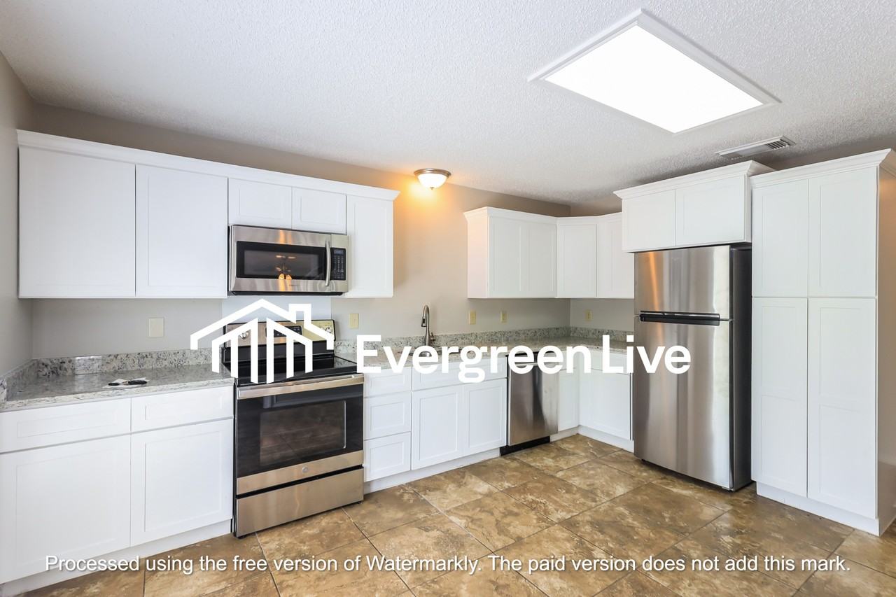 5015 Justin Pt - Photo 2 of 11