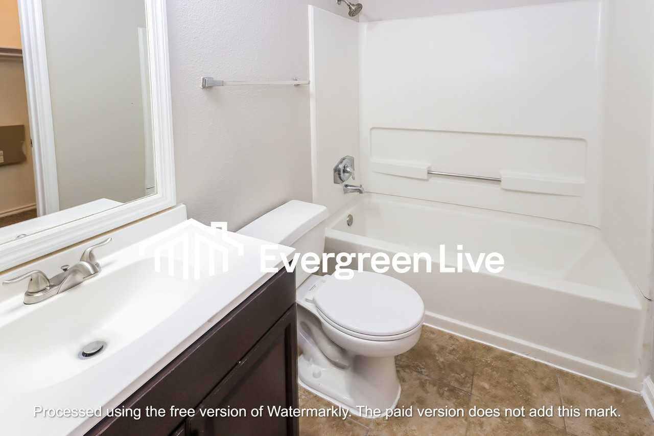 5015 Justin Pt - Photo 7 of 11