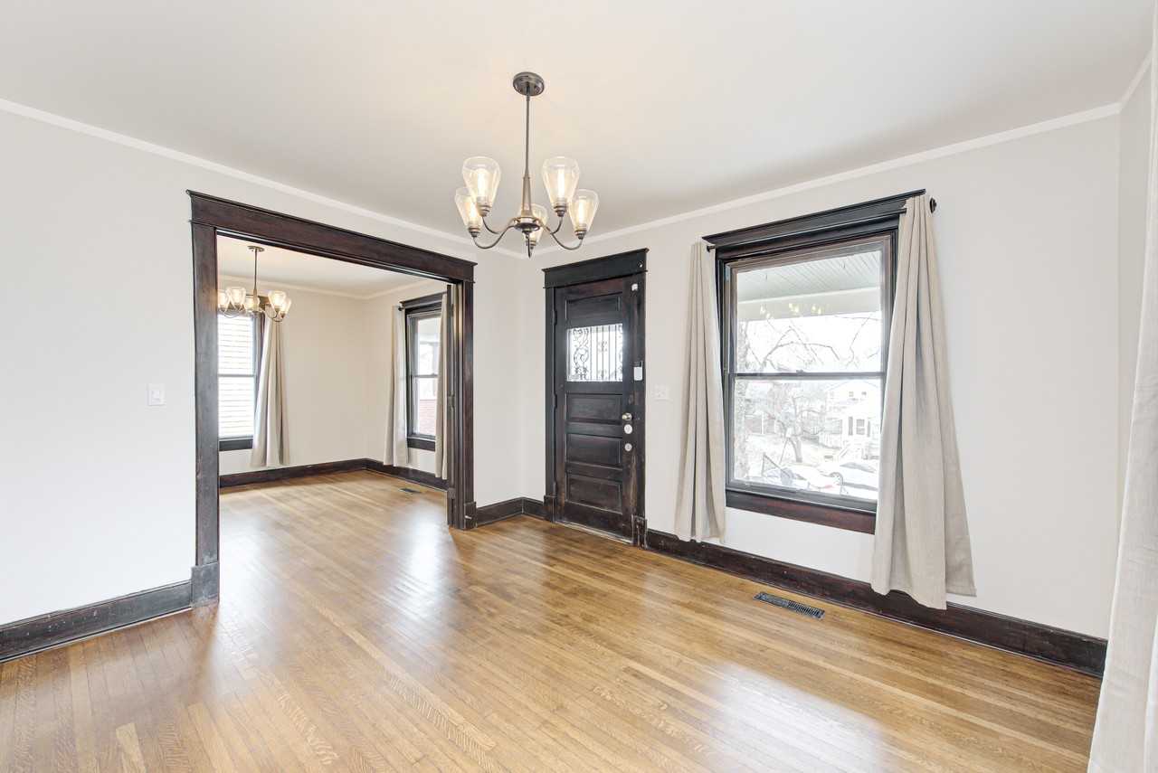 2418 East 16th Street - Photo 4 of 23