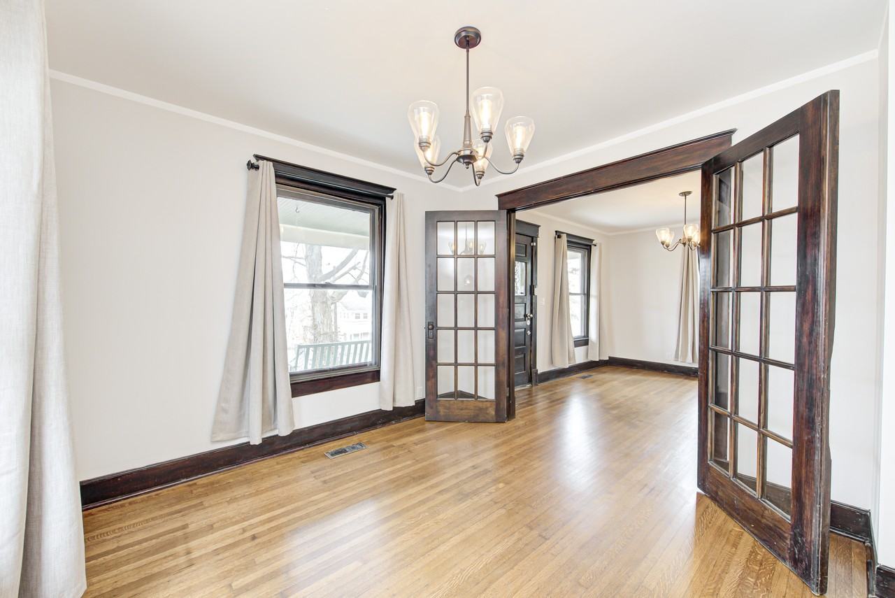 2418 East 16th Street - Photo 2 of 23