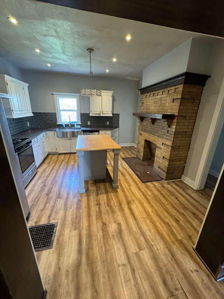 1948 Broadway Avenue - Photo 5 of 21