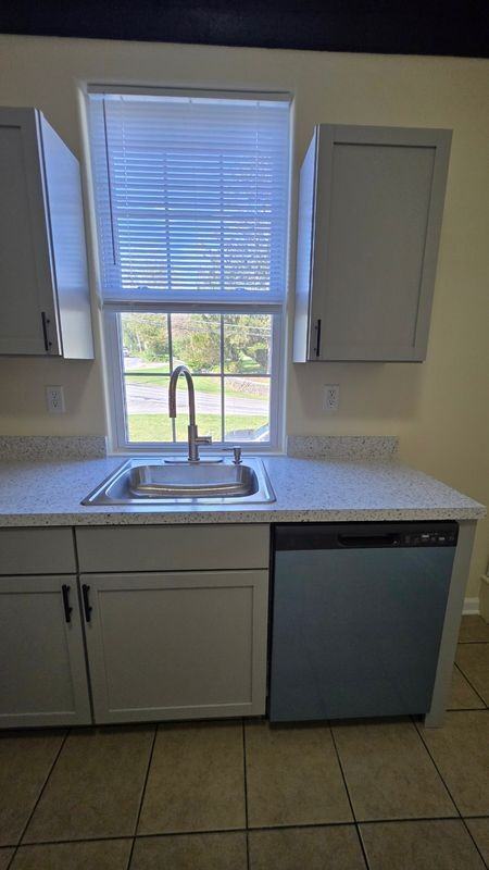 225 Pemberton Rd - Photo 4 of 19