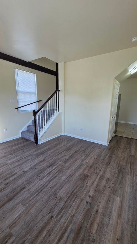 225 Pemberton Rd - Photo 5 of 19