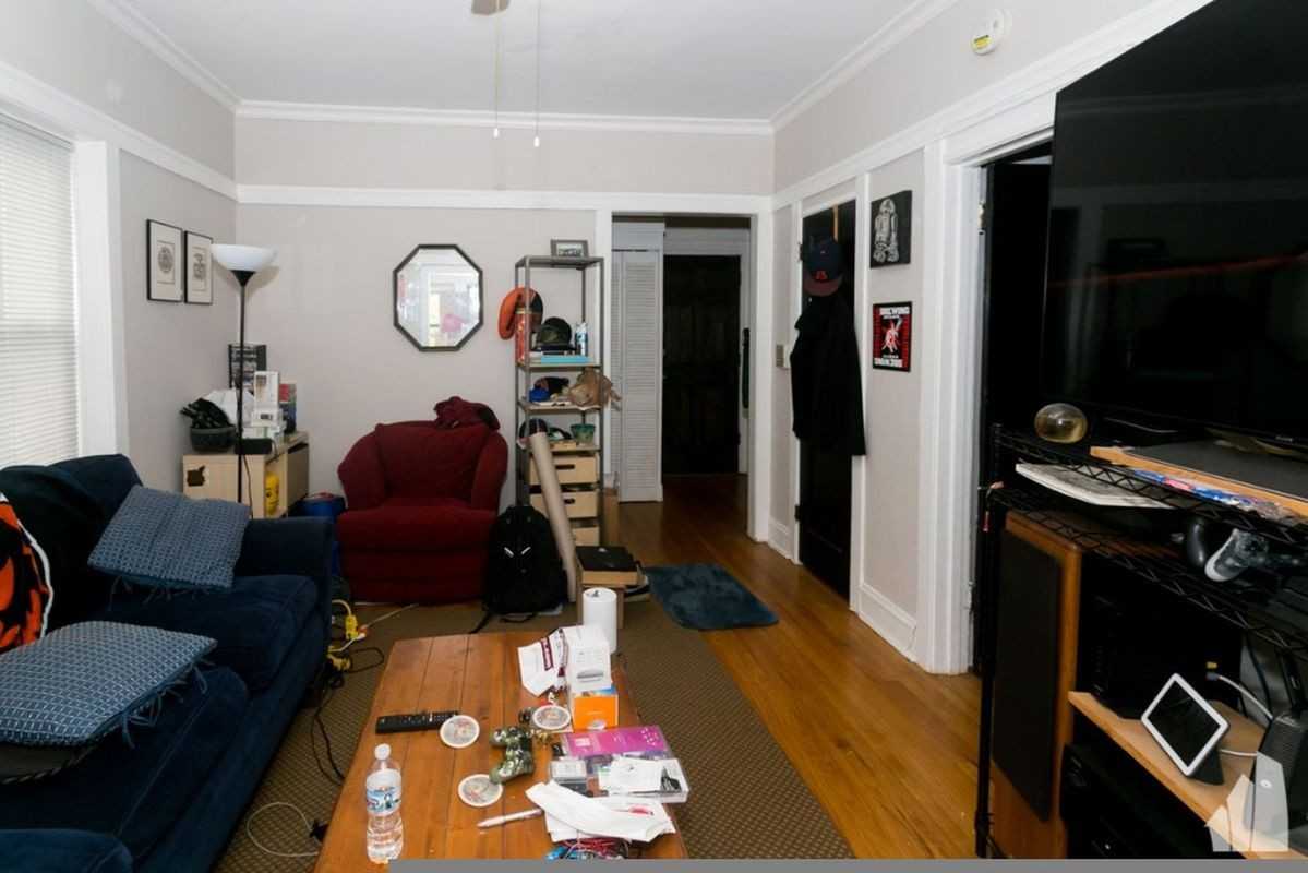 3502 W Grace St - Photo 3 of 6