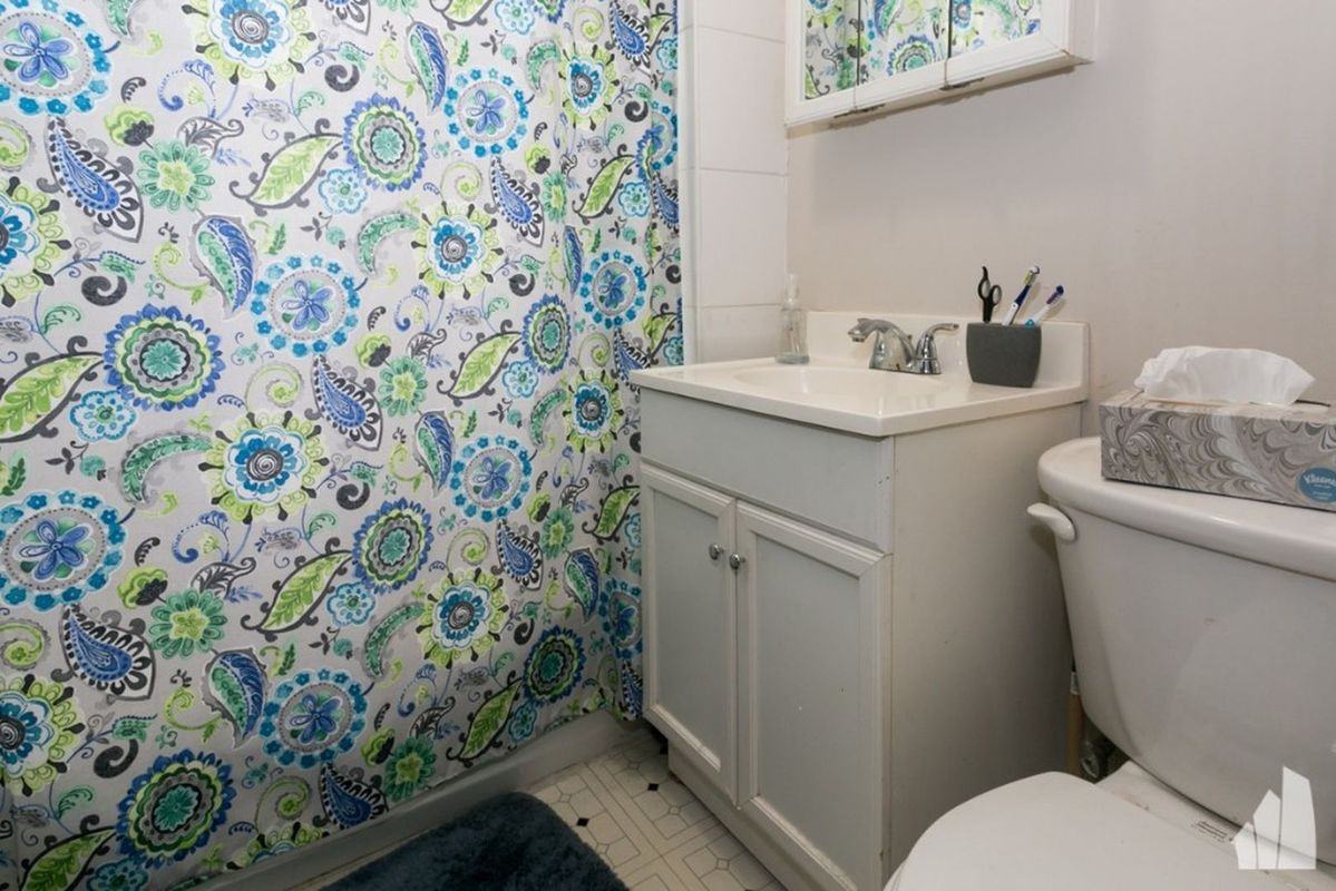 3502 W Grace St - Photo 5 of 6