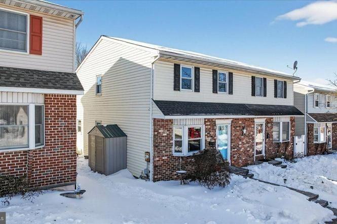 1158 Grove St - Photo 2 of 18