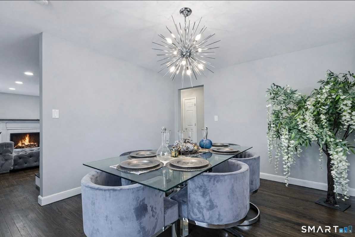 457 Summit St - Photo 7 of 8