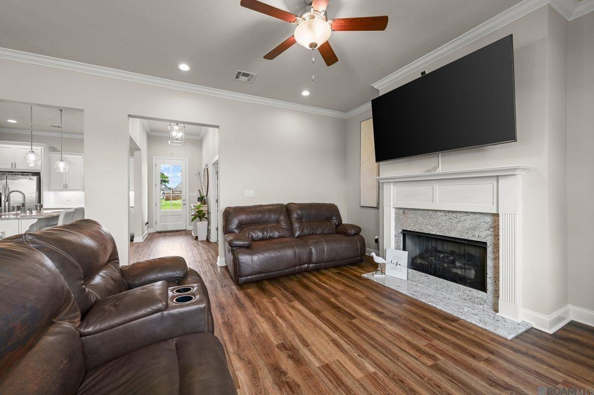 5207 White River Rd - Photo 4 of 17