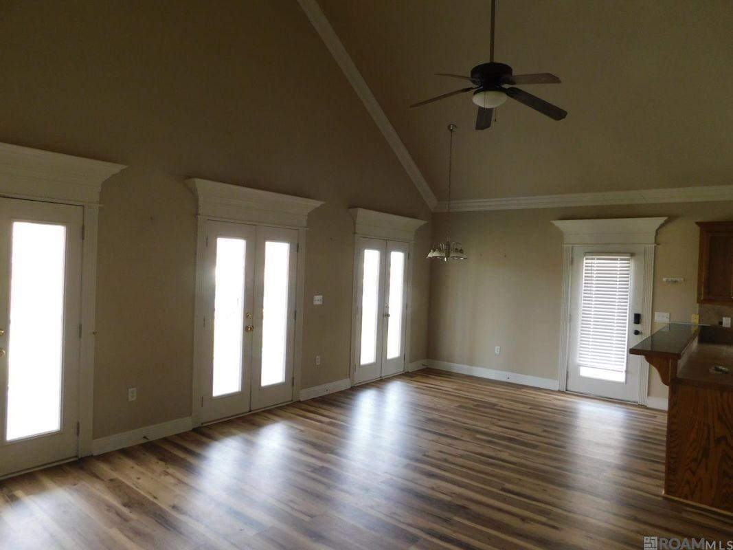 11182 River Highlands Dr ##7b - Photo 7 of 20