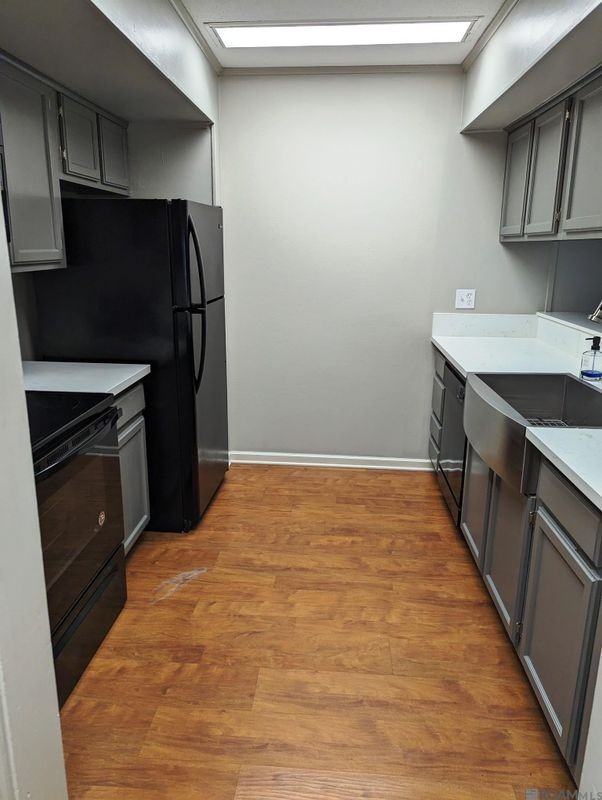 2122 Stonehenge Ave - Photo 4 of 14