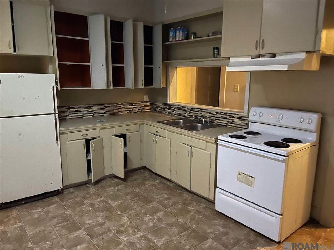 2933 Dayton St - Photo 5 of 17