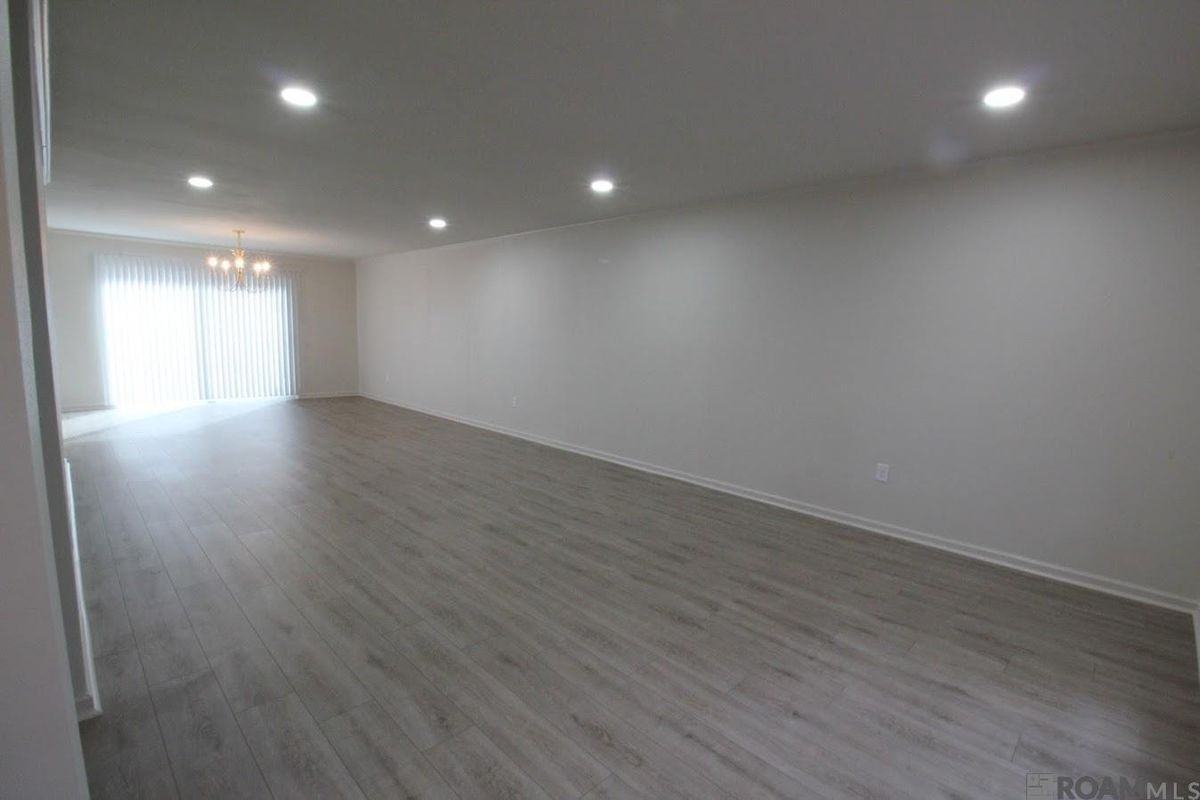 10111 Jefferson Hwy - Photo 2 of 23