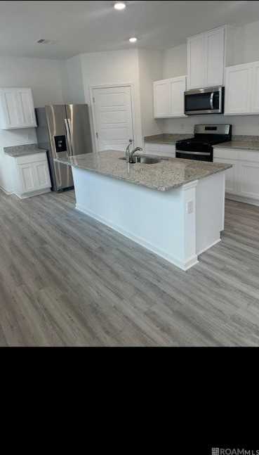 943 Renova Dr - Photo 2 of 9