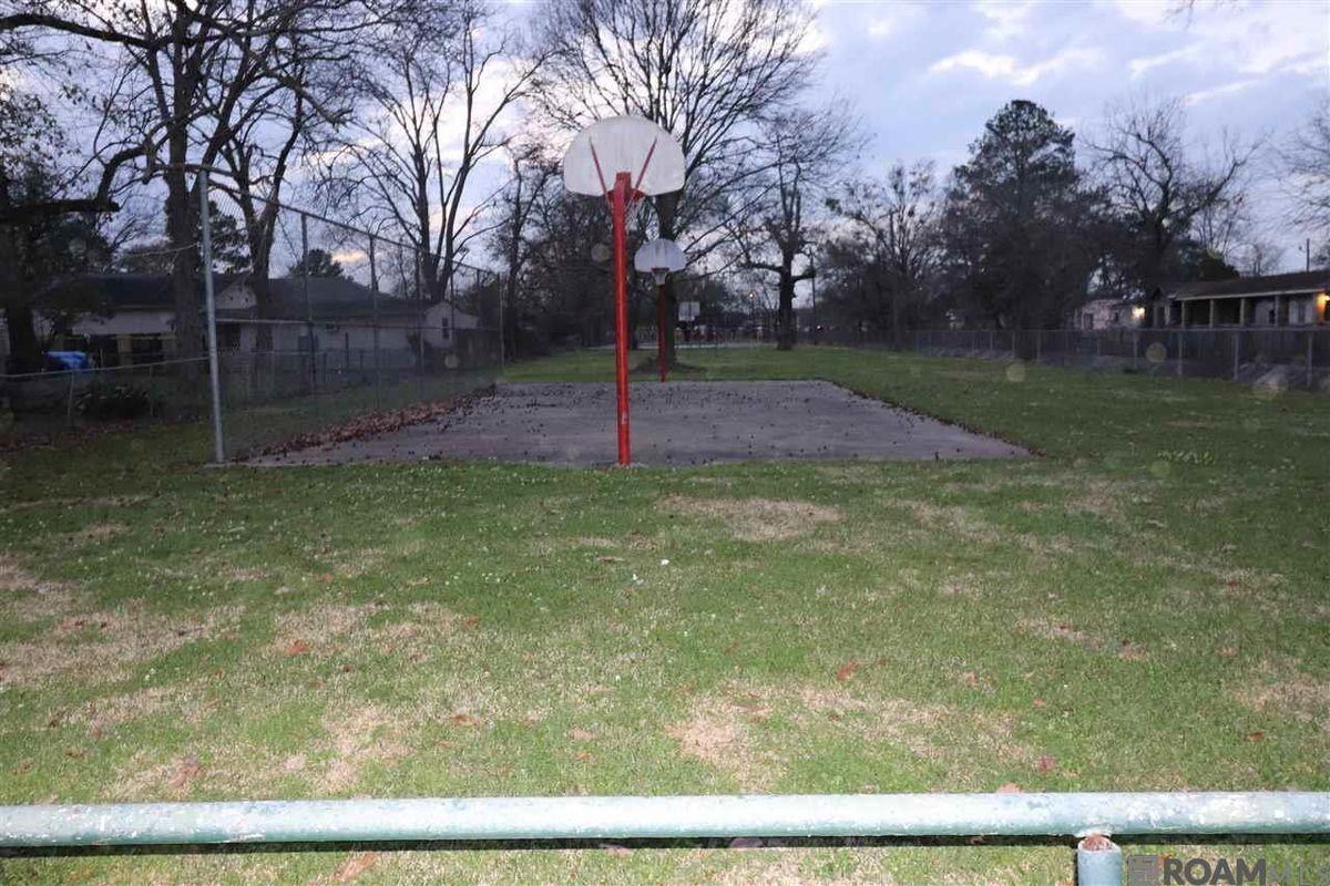 2654 Sheldon Dr - Photo 7 of 46