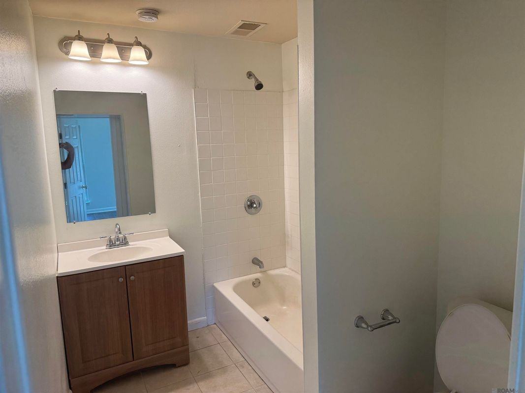 5650 Highland Rd ##C - Photo 5 of 13