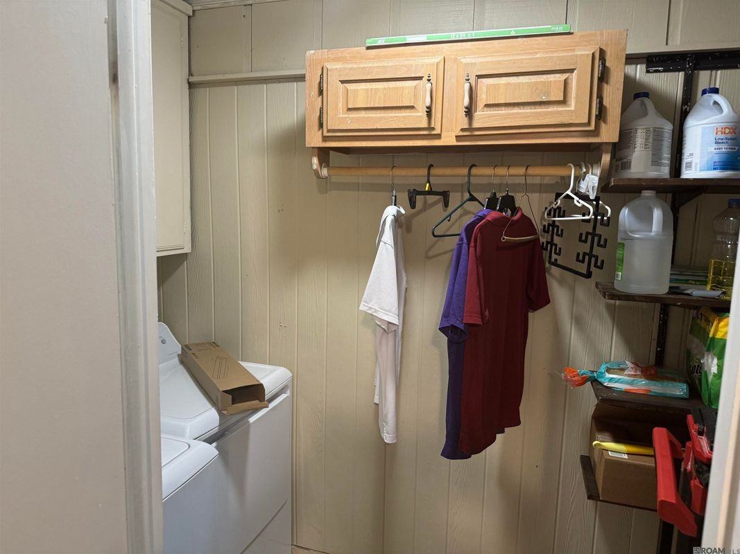 5650 Highland Rd ##C - Photo 6 of 13