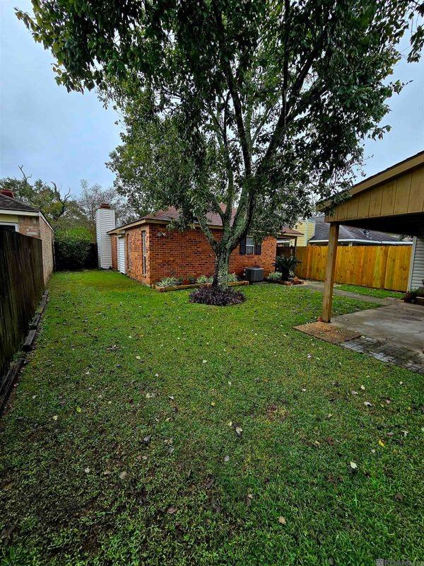 16055 Manchester Ave - Photo 3 of 15