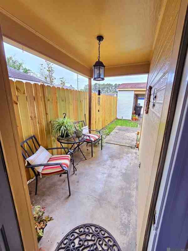 16055 Manchester Ave - Photo 6 of 15