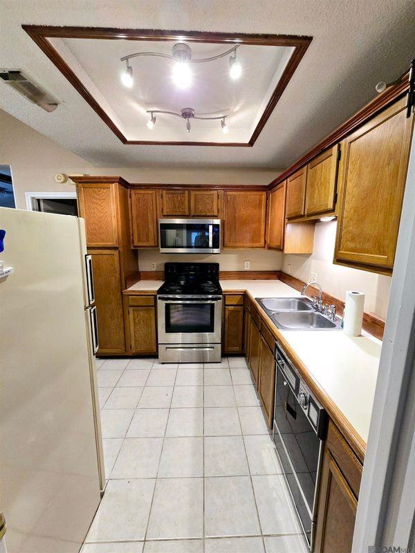 16055 Manchester Ave - Photo 7 of 15