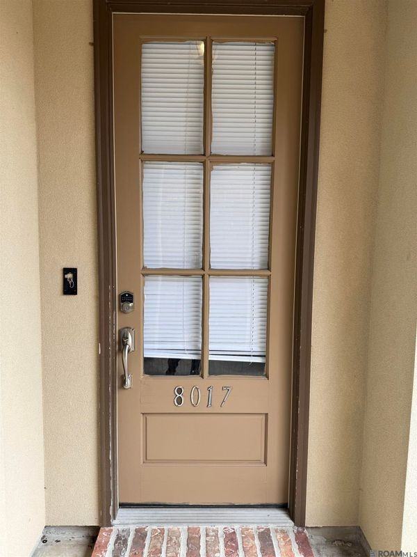 8017 Seville Ct - Photo 3 of 30